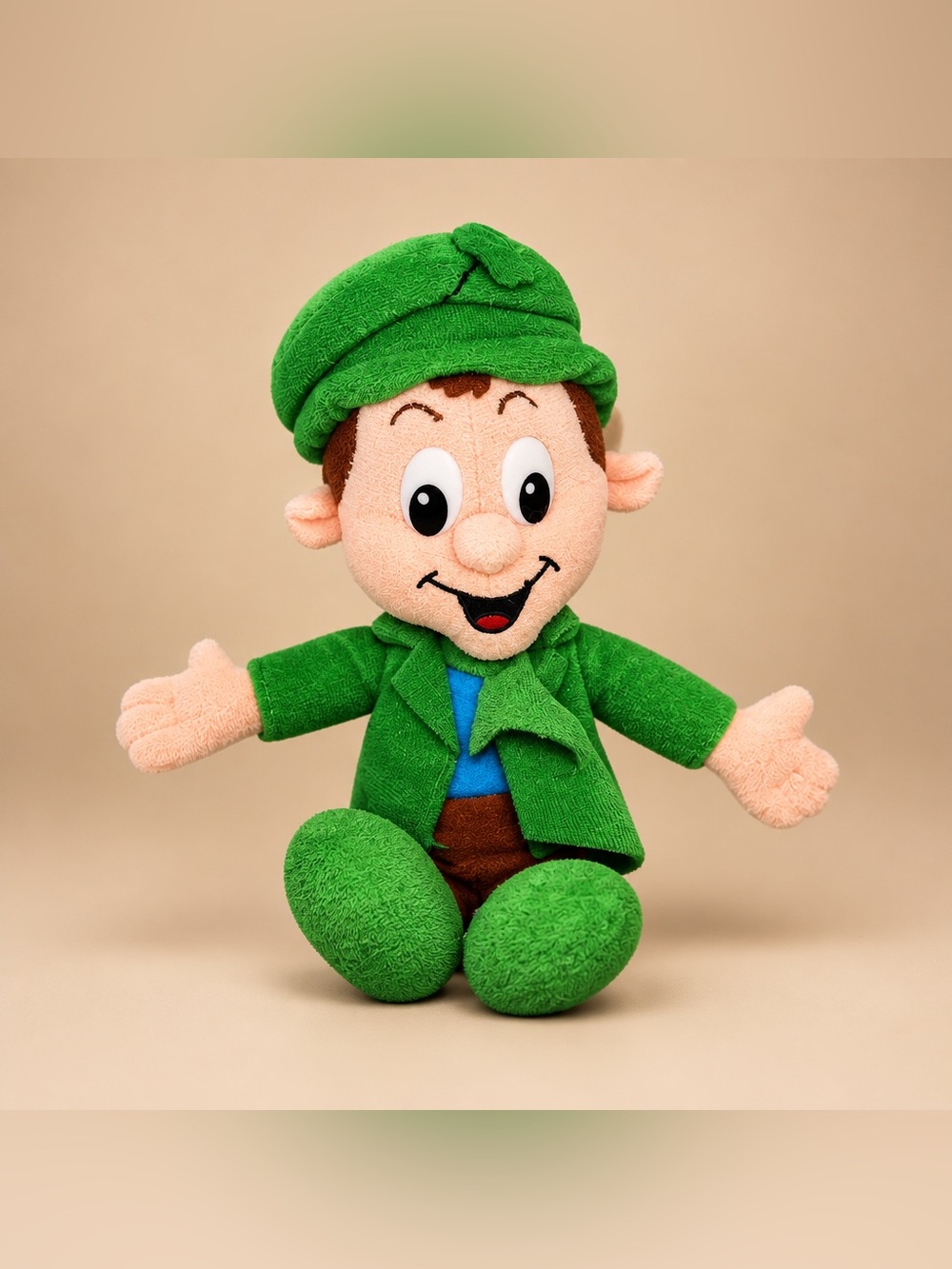 1997 Lucky the Leprechaun plush doll from the General Mills Breakfast Pals